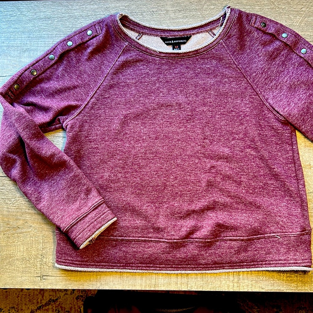 Rock and Republic maroon sweatshirt with fun snap shoulder detail, XS
